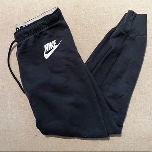 Black jogger nike leggings